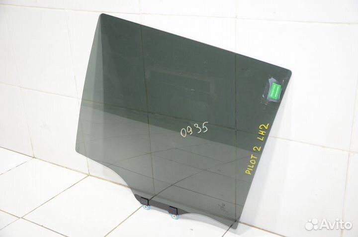 Стекло двери заднее левое Honda Pilot YF4 3.5 2011