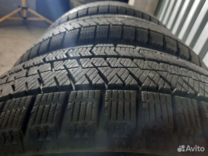 Bridgestone Blizzak VRX2 195/65 R15
