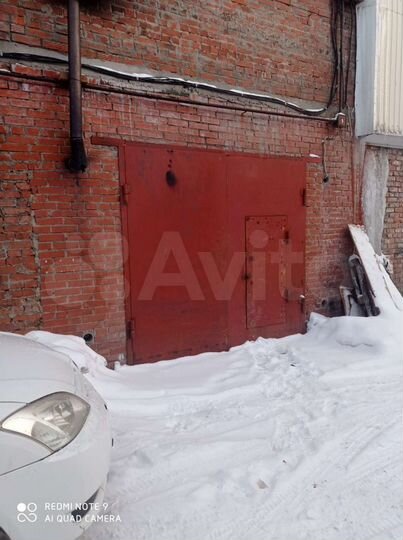 Гараж, > 30 м²