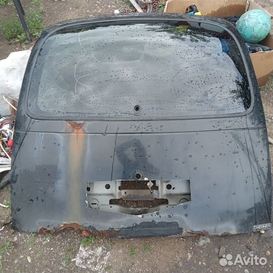 Заднее стекло крайслер вояджер