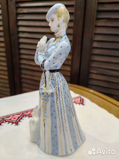 Статуэтка фарфоровая сссср