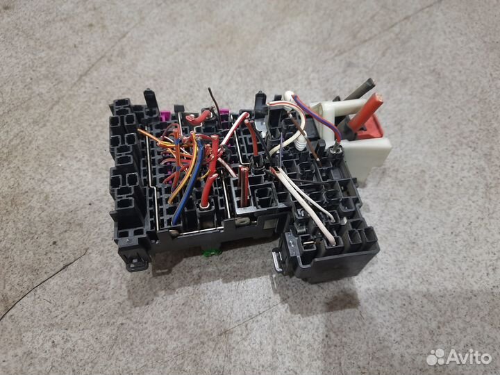 Блок предохранителей салона для Skoda Octavia A7