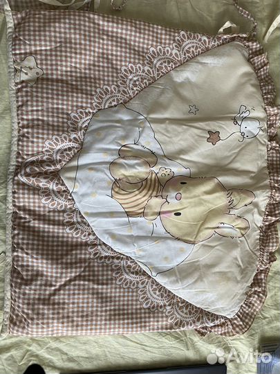 Комплект в детскую кроватку (бортики)