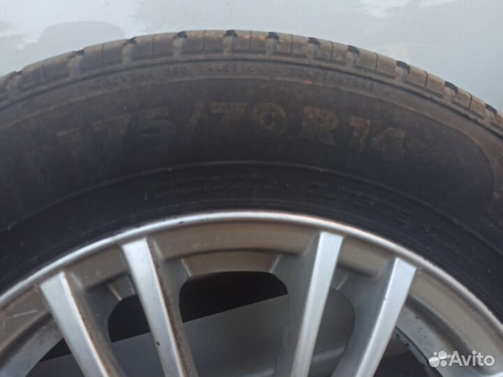 R14 Nokian Tyres Nordman SX2 175/70, PCD 4x100 DIA 60.1