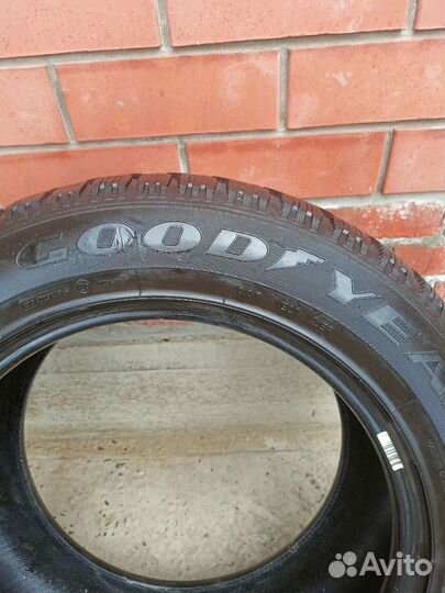 Goodyear UltraGrip 500 255/55 R18 109H