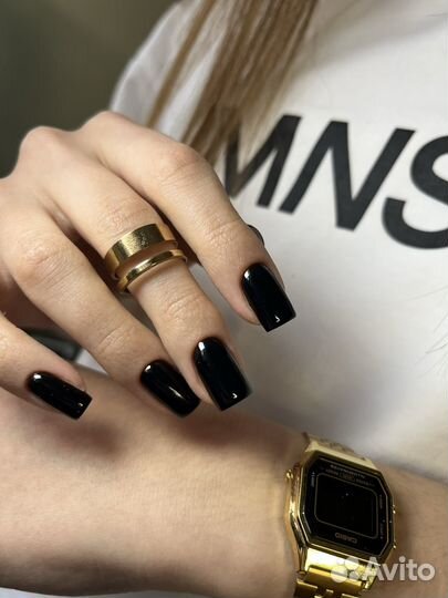 Модель на маникюр