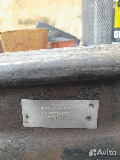 Продам цапфу правую на переднюю балку меритор