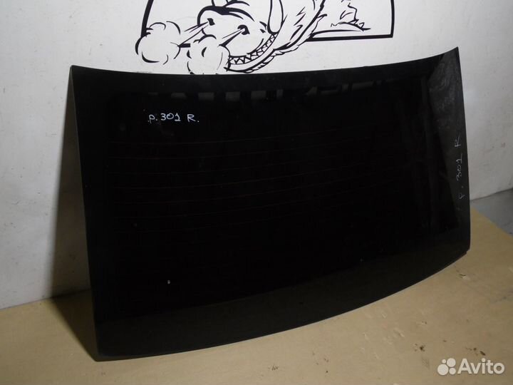 Заднее стекло Пежо 301
