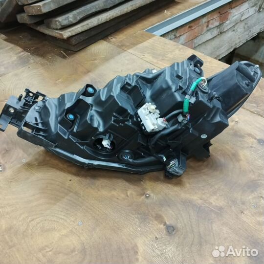 Фара передняя правая Mazda 6 gj