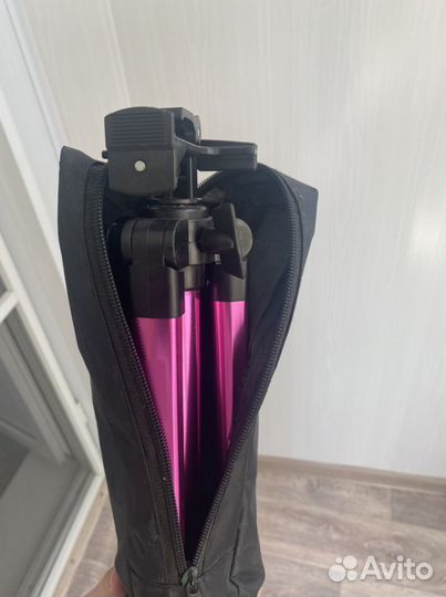 Мольберт тренога металлический алюминий. розовый