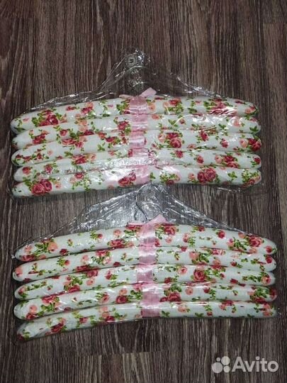 Комплект вешалок