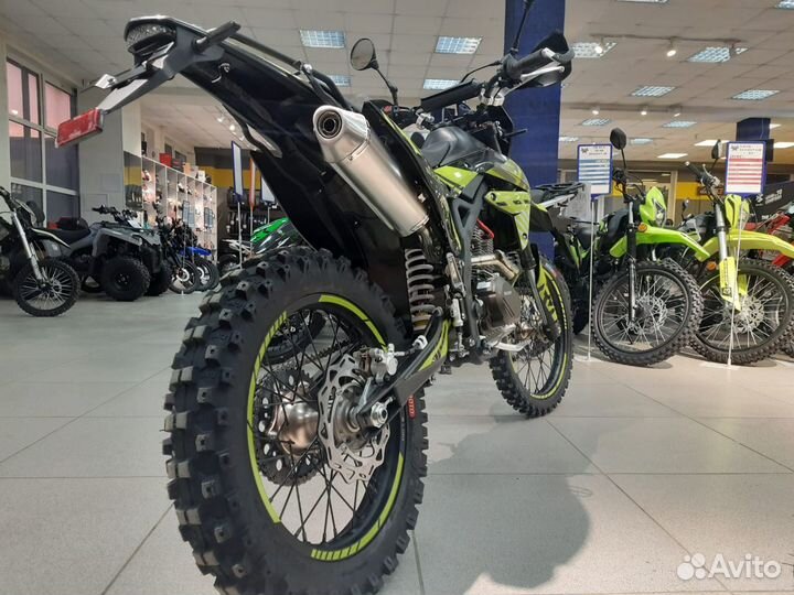 Мотоцикл Regulmoto ZR300 4V 6 Gear