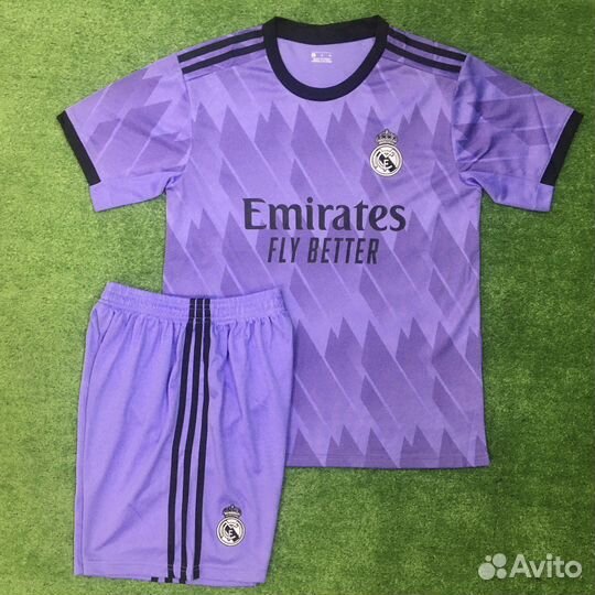 Футбольная форма Реал Мадрид 2022-2023 гостевая