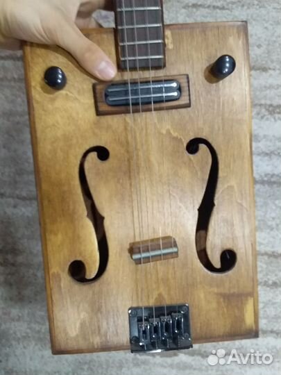 Акустическая гитара cigar box guitar