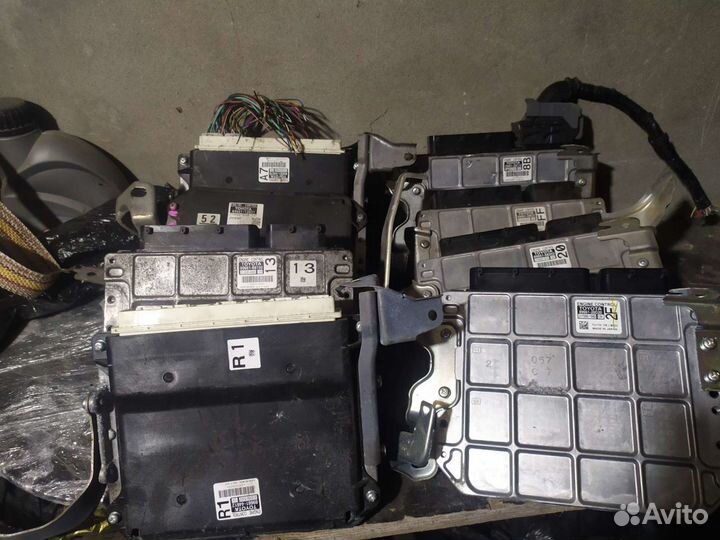 Блок управления эбу тойота 1zr 2zr