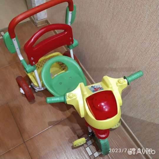 Трехколесный велосипед