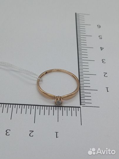Золотое кольцо с камнем 16,5р