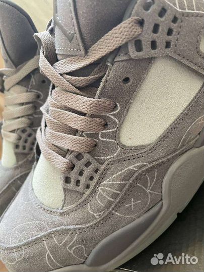 Кроссовки Air Jordan 4 Retro Kaws