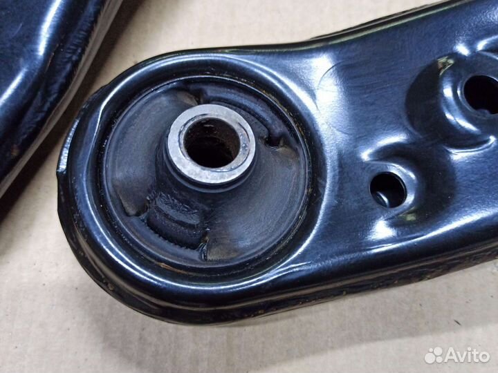 Рычаги передние Toyota Corolla 180