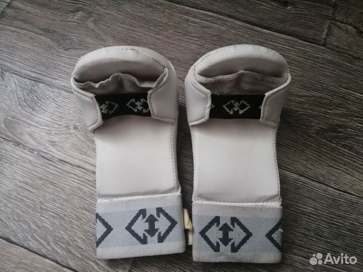 Перчатки для карате