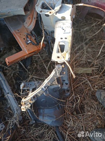 Лонжерон тайота карола