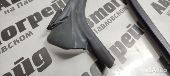 Уплотнение двери переднее левое Audi A7 4G CGW