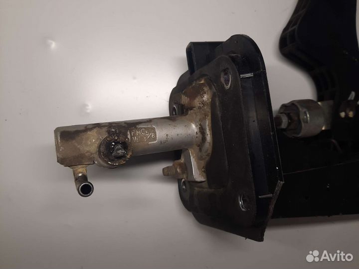 Педаль сцепления Шевроле Лачетти j200
