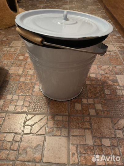 Эмалированное ведро
