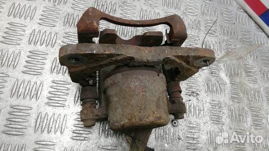 Суппорт тормозной передний левый toyota RAV 4 ZCA2