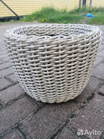 Кашпо из ротанга