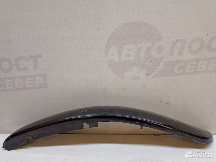 Накладка переднего бампера левая Nissan Tiida C11