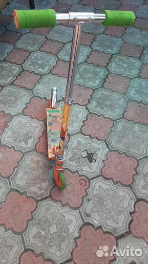 Детский велосипед и самокат