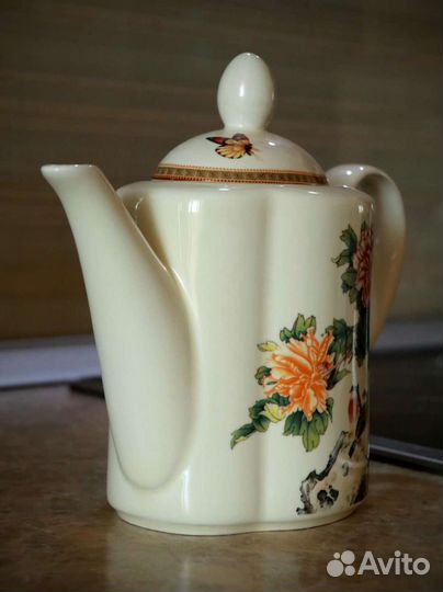 Чайный набор (чайник, чашка, блюдце)