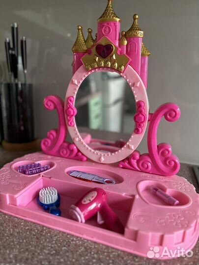 Детский туалетный столик