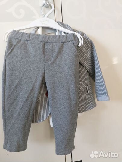 Нарядный костюм на мальчика 74