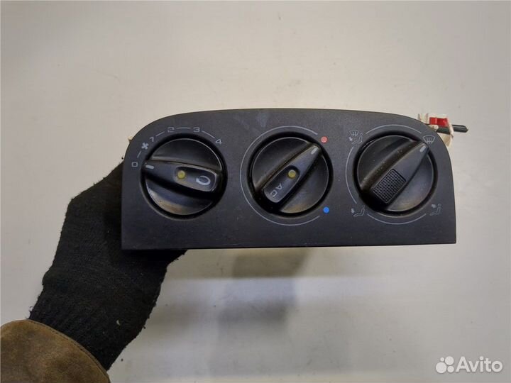 Переключатель отопителя Volkswagen Sharan, 2000