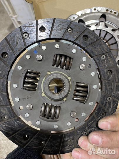 Сципление nissan нотэ LUK