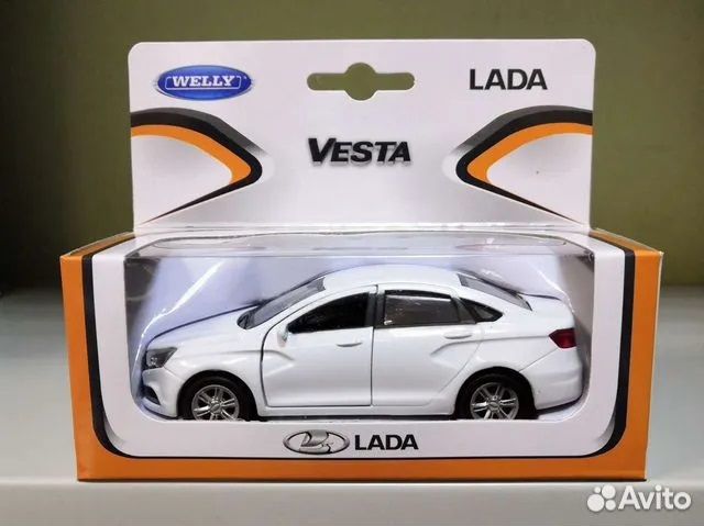 Модель Лада Веста белая Велли 43727