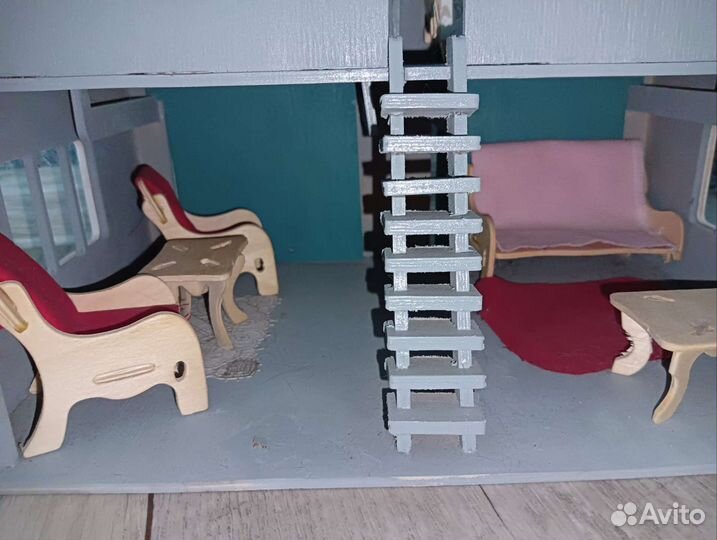 Домик кукольный