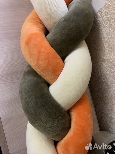 Бортик-косичка в детскую кроватку. Новый 160 см