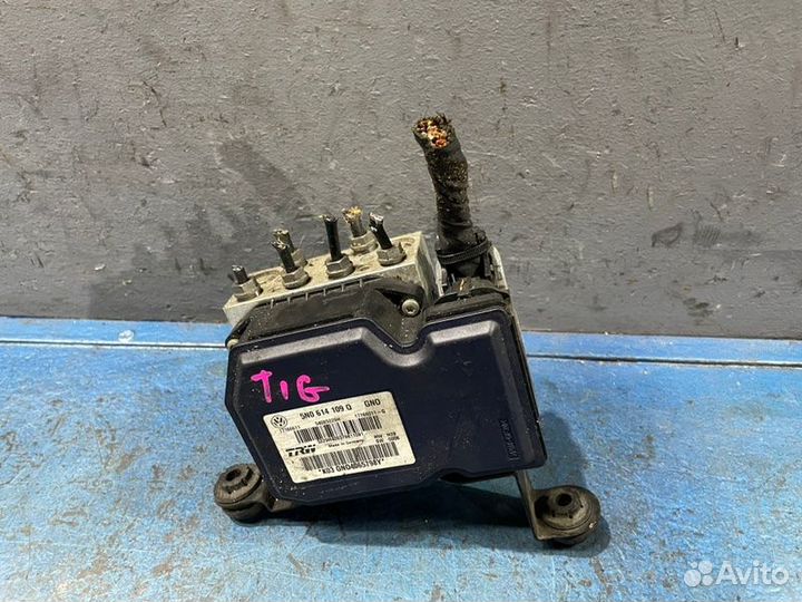 Блок ABS Volkswagen Golf 6