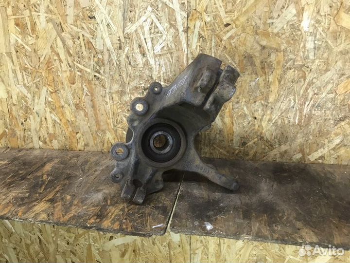 Цапфа передняя правая Ford Focus 3 седан 1.6 2012