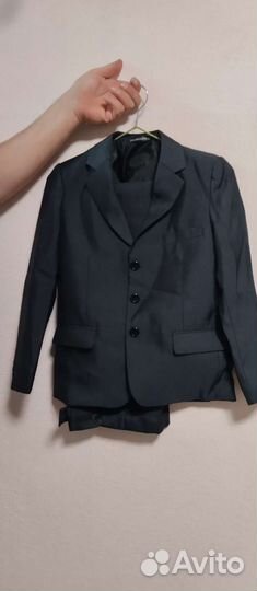 Школьный костюм для мальчика 128-134 новый
