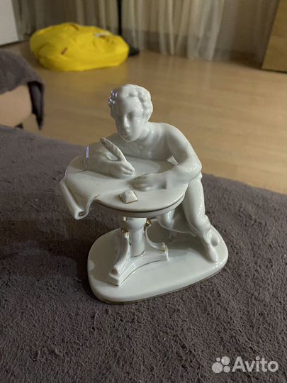 Фарфоровые статуэтки
