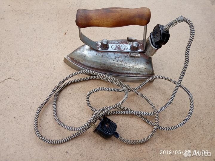 Дипломат 80-х и утюг 55 г