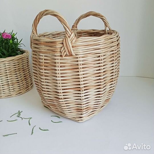 Корзина плетёная