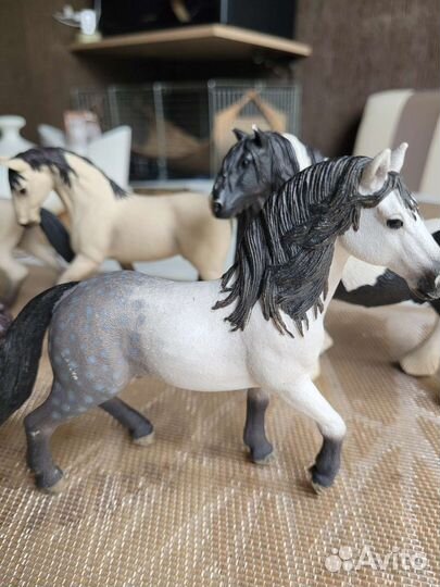 Фигурки лошадей schleich
