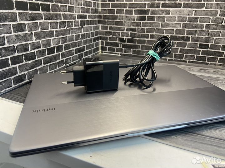 Ноутбук infinix x3