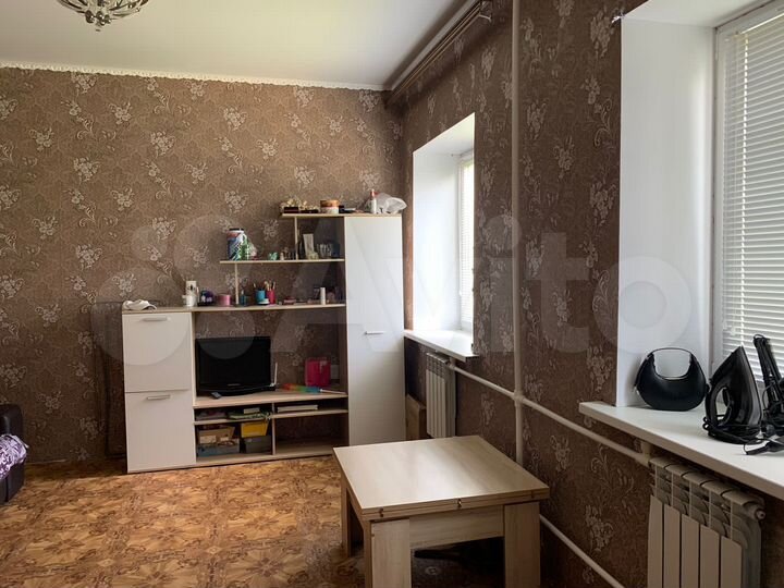 2-к. квартира, 40 м², 3/3 эт.