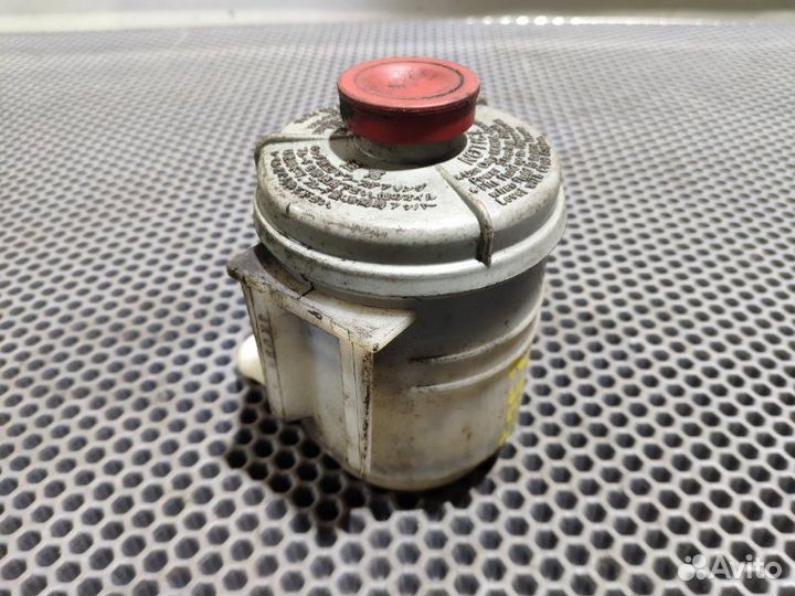 Бачок гидроусилителя гур